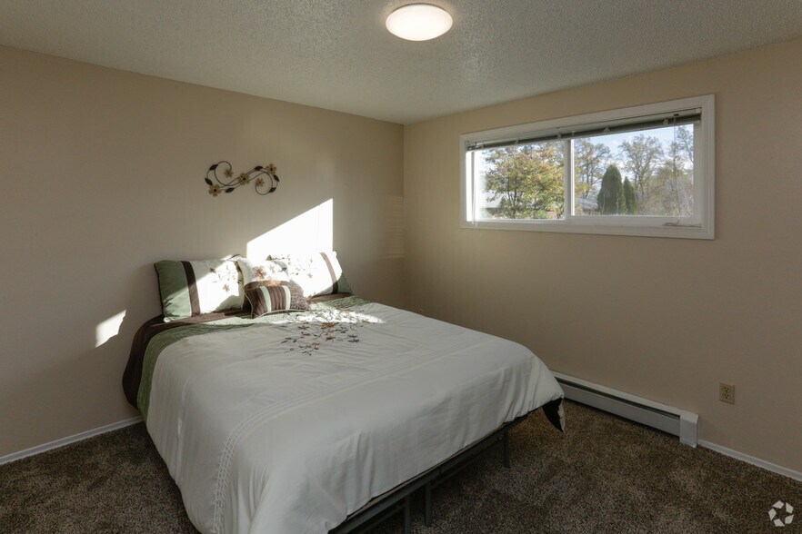 More Photos Of 1118 Oakland St, Cheney Apartments For Sale