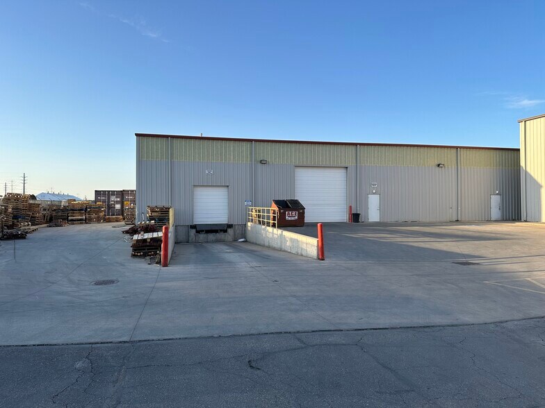 More Photos Of 9509 S Wells Cir, West Jordan Manufacturing For Lease