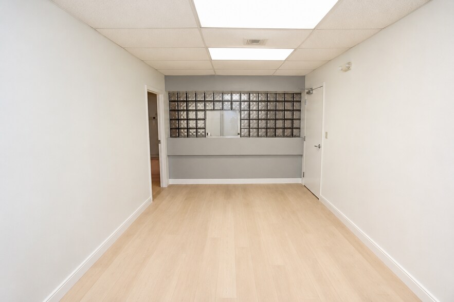 More Photos Of 180 White Rd, Little Silver Medical For Lease