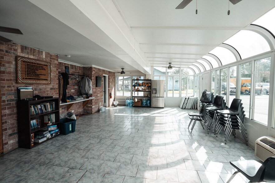 More Photos Of 8432 Park Place Blvd, Houston Office For Sale