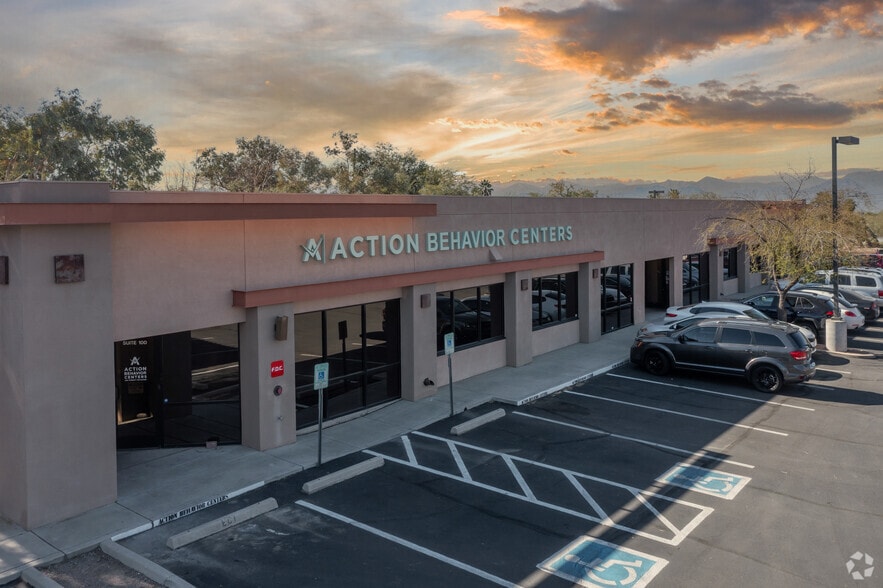 More Photos Of 6740 N Oracle Rd, Tucson Office For Sale