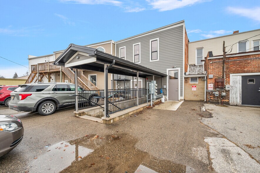 More Photos Of 112 E 3rd St, Imlay City Storefront Retail Residential For Sale