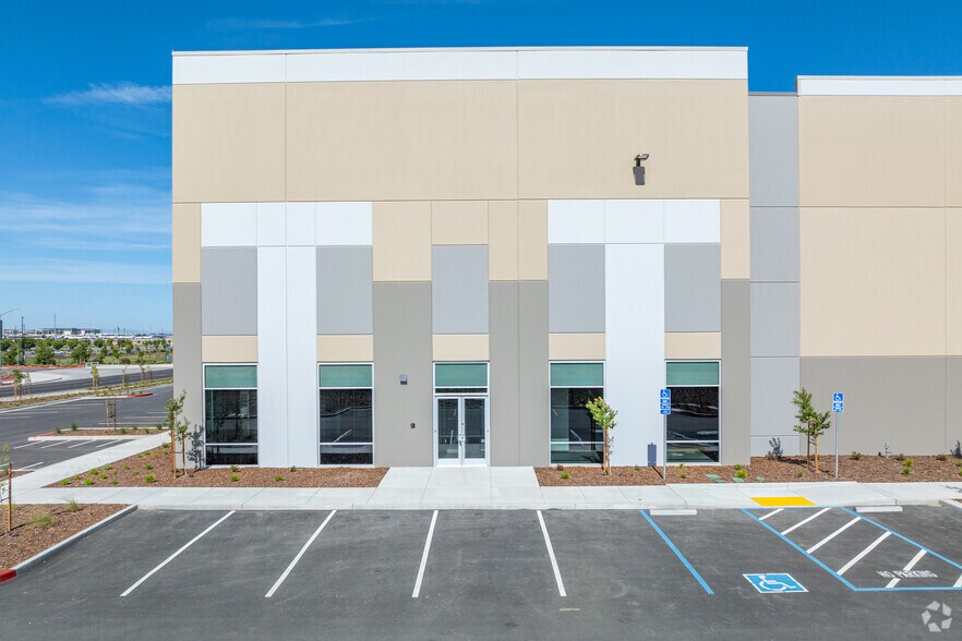 More Photos Of 7000 Power Line Rd, Sacramento Unknown For Lease