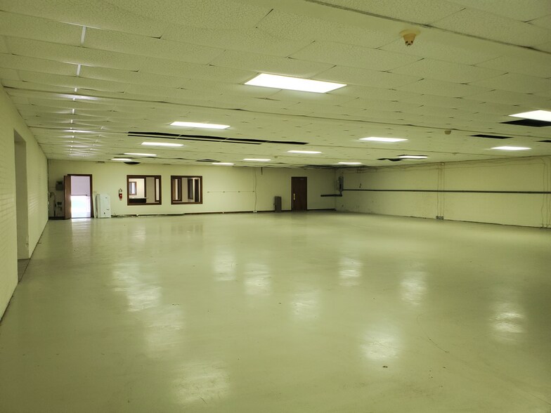 More Photos Of 1433 S Franklin St, Rocky Mount Warehouse For Sale