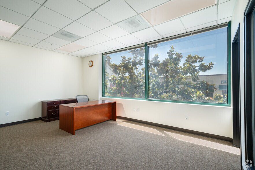 More Photos Of 388 9th St, Oakland Apartments For Sale