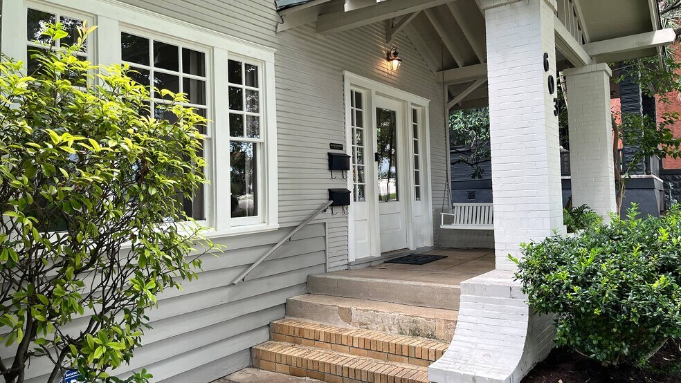More Photos Of 603 W 18th St, Austin Office For Lease