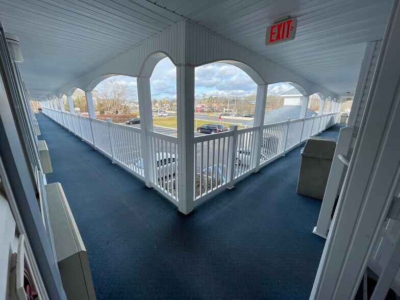 More Photos Of 633 White Horse Pike, Absecon Hotel For Sale