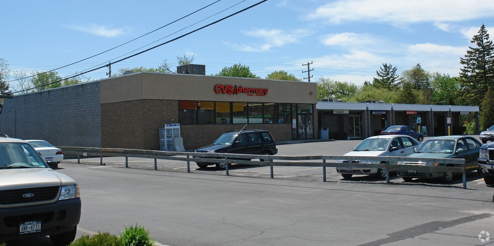 Primary Photo Of 25-27 Fennell St, Skaneateles General Retail For Lease