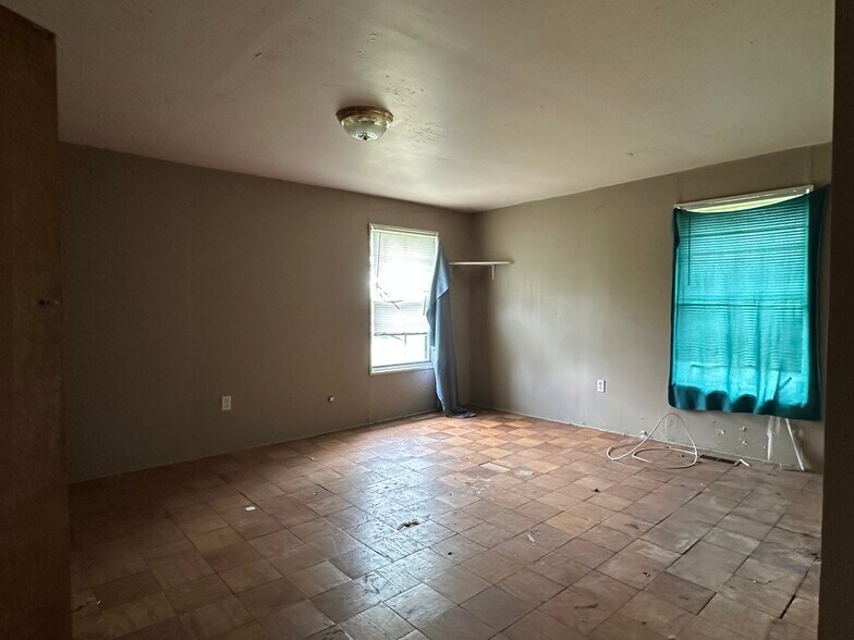 More Photos Of 2405 E Court St, Kankakee Land For Sale
