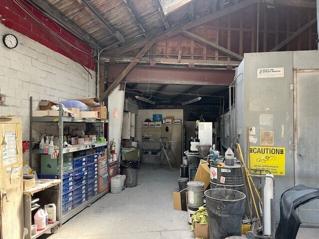 More Photos Of 6009-6017 International Blvd, Oakland Auto Repair For Sale