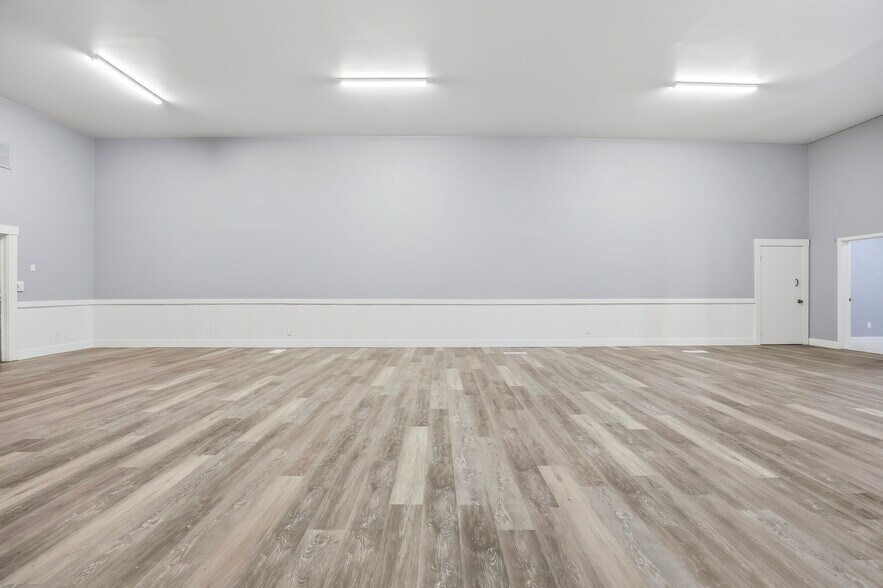 More Photos Of 223 N Center St, Turlock Freestanding For Lease
