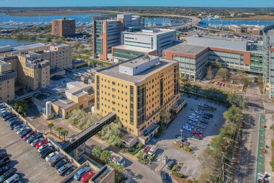 More Photos Of 125 Doughty St, Charleston Medical For Lease