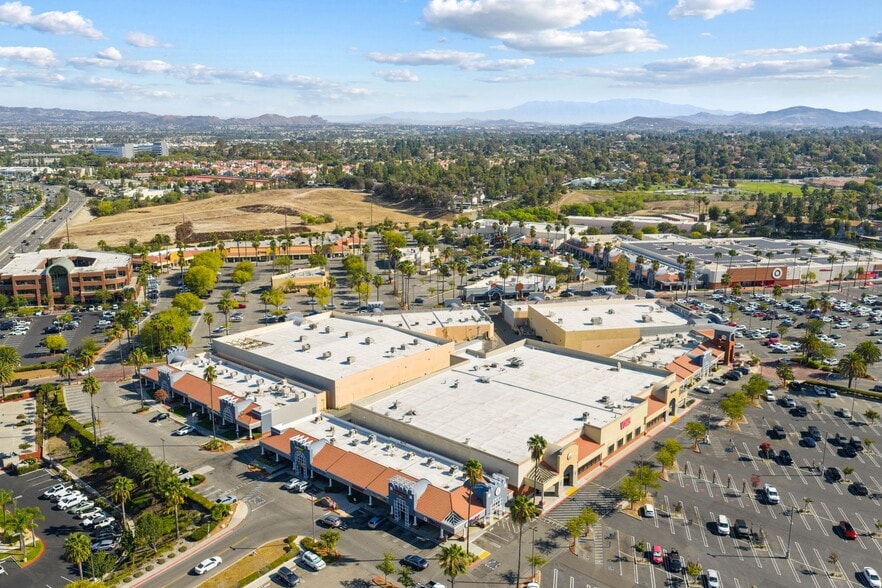 More Photos Of 27520 Ynez Rd, Temecula General Retail For Sale