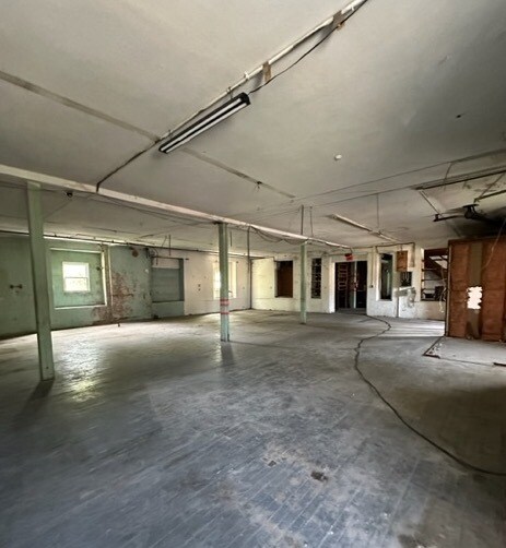 More Photos Of 500 Burritt St, New Britain Light Distribution For Sale