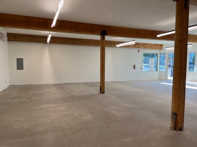 More Photos Of 1019 7th St, Oregon City Flex For Sale