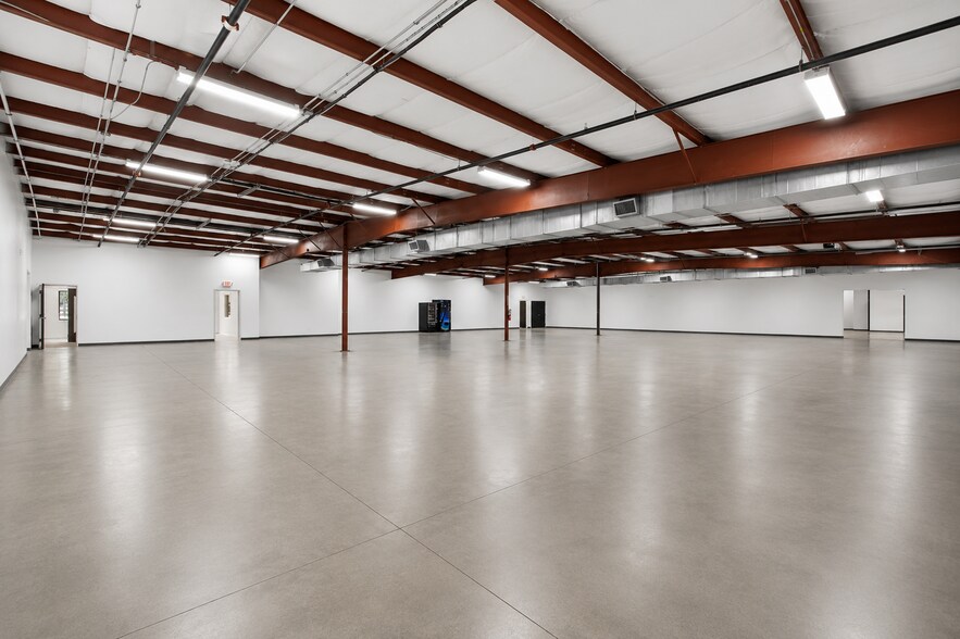 More Photos Of 114 S State St, Haw River Manufacturing For Lease