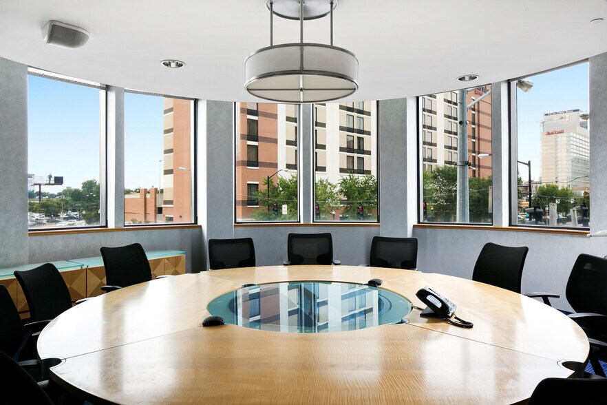 More Photos Of 201 E Jefferson St, Louisville Medical For Lease