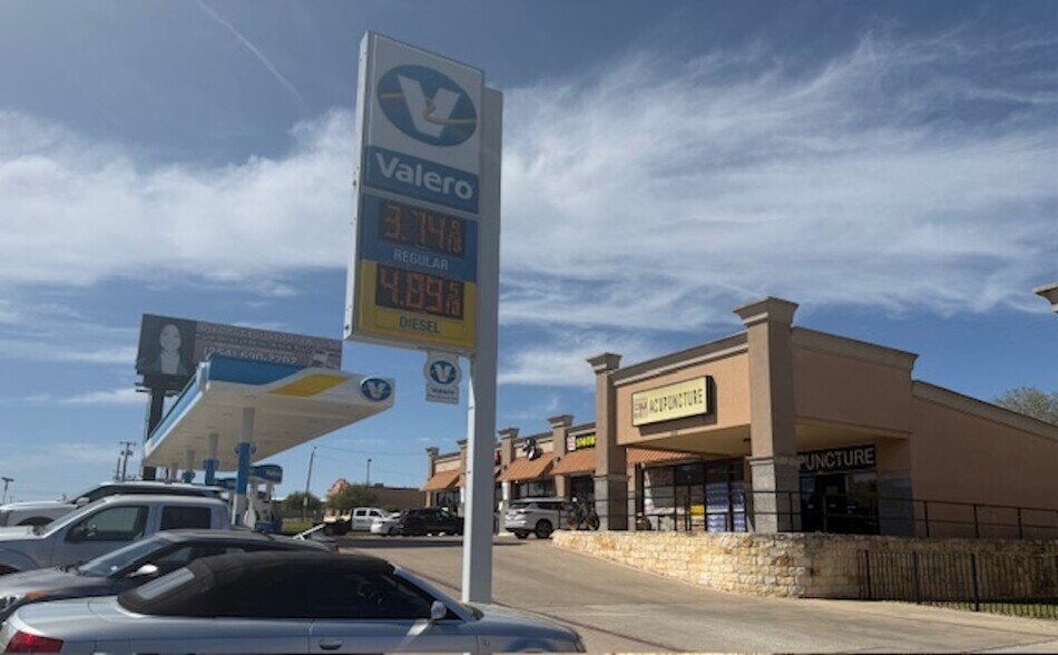 More Photos Of 305 E Stan Schlueter Loop, Killeen Storefront Retail Office For Sale