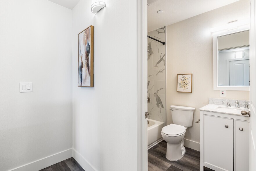 More Photos Of 2409 Cava Ct, Sacramento Apartments For Sale