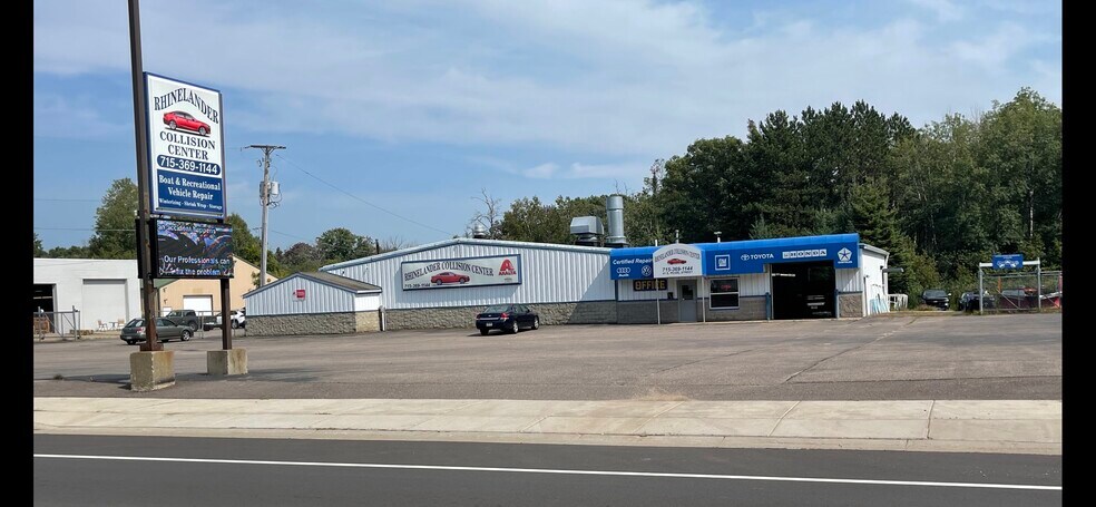 Primary Photo Of 41 E Pearl St, Rhinelander General Retail For Sale