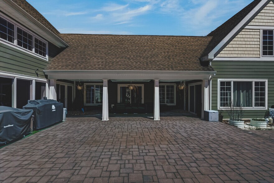 More Photos Of 690 Main St, Vintondale Loft Creative Space For Sale