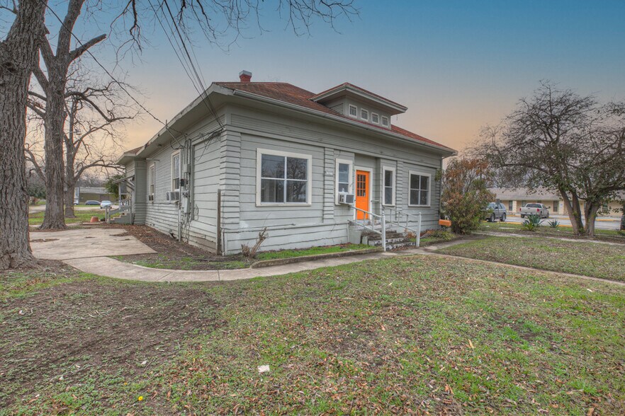 More Photos Of 650-664 S Seguin Ave, New Braunfels Land For Sale