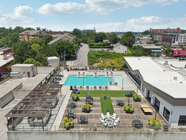 More Photos Of 6050 Roswell Rd NE, Sandy Springs Apartments For Lease