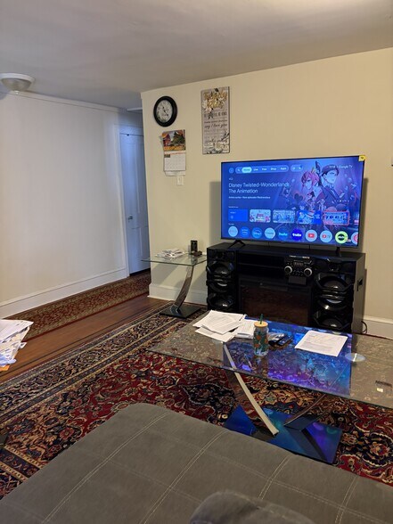 More Photos Of 8 Runnemede Ave, Lansdowne Apartments For Sale