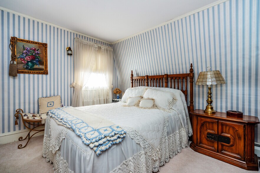 More Photos Of 90 Putnam Pike, Johnston Flex For Sale