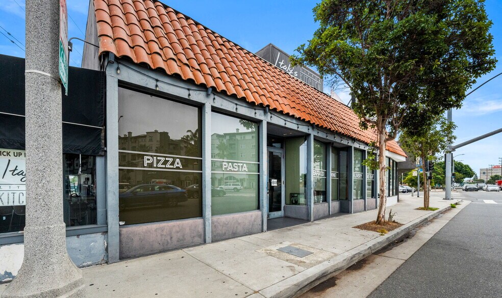 More Photos Of 8516-8524 Lincoln Blvd, Los Angeles Restaurant For Lease