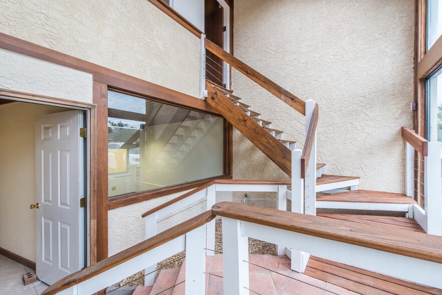 More Photos Of 415 Mountain Dr, Destin Storefront For Lease