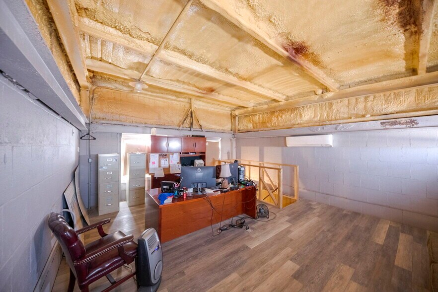 More Photos Of 2419 W Murphy St, Odessa Truck Terminal For Sale