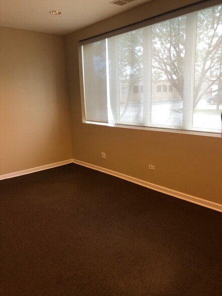 More Photos Of 8101 Monticello Ave, Skokie Flex For Lease