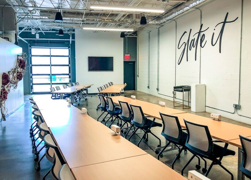 More Photos Of 2403 Farrington St, Dallas Office For Lease