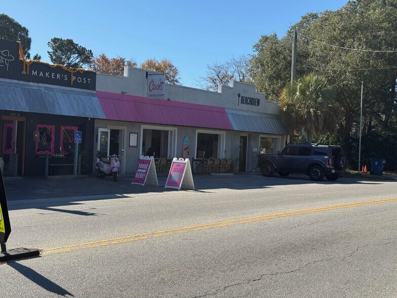 More Photos Of 2019 Middle St, Sullivans Island General Retail For Lease
