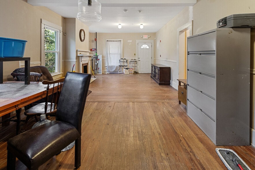 More Photos Of 960 Curry Pl, Macon-Bibb Healthcare For Sale