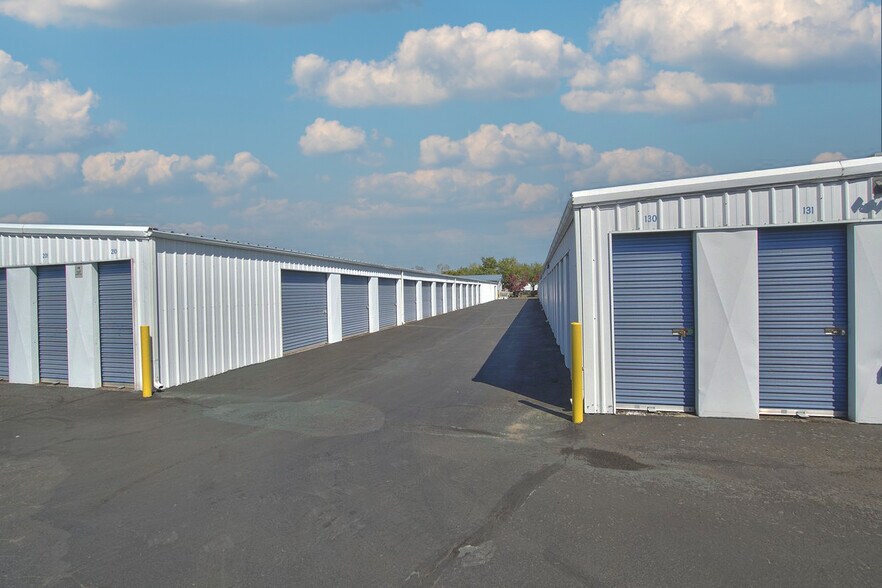 More Photos Of 931 N 1st St, Silverton Self Storage For Sale