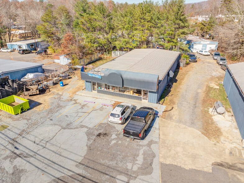 More Photos Of 2064 Us-70, Swannanoa Freestanding For Sale