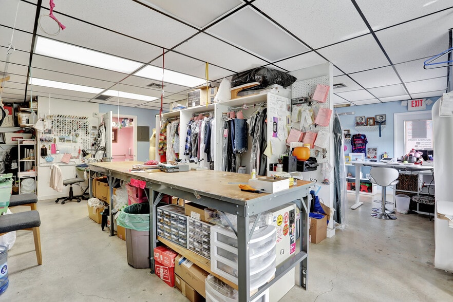 More Photos Of 311 E Prospect Rd, Oakland Park General Retail For Sale