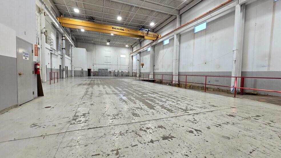 More Photos Of 900 Muirfield Dr, Hanover Park Warehouse For Lease