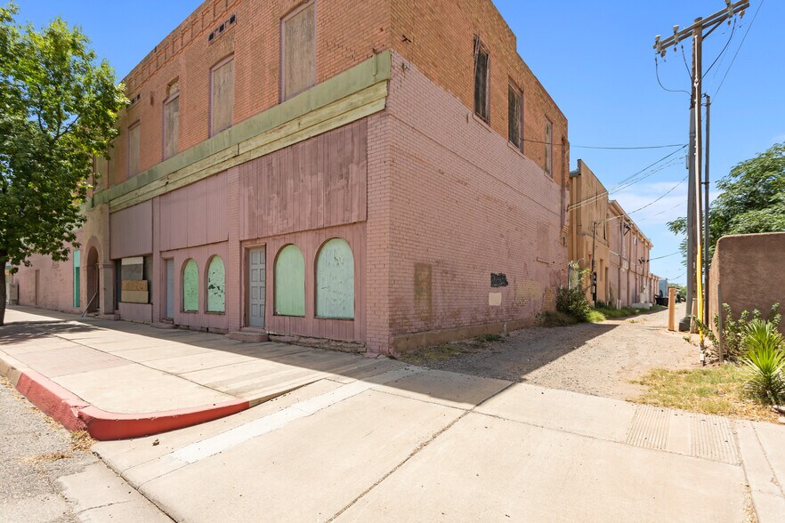 More Photos Of 844-846 N G Ave, Douglas Storefront Retail Residential For Sale