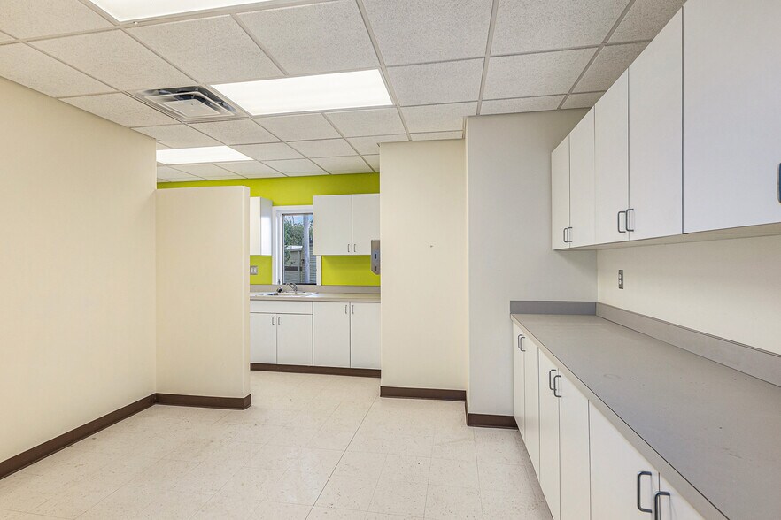 More Photos Of 1350 E M 21, Owosso Medical For Sale