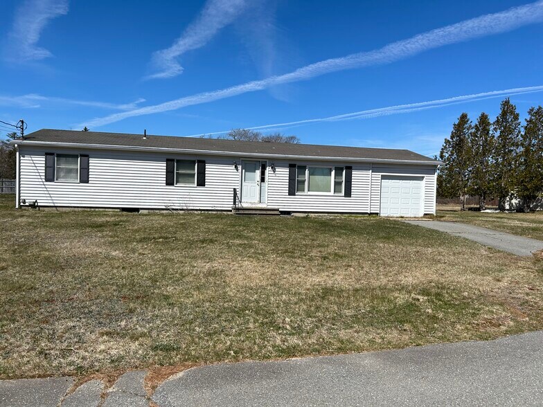 Primary Photo Of 1-9 USCG Housing Dr, Jonesport Apartments For Sale