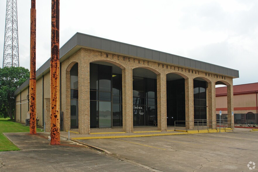 More Photos Of 80 I-10 N, Beaumont Office For Lease