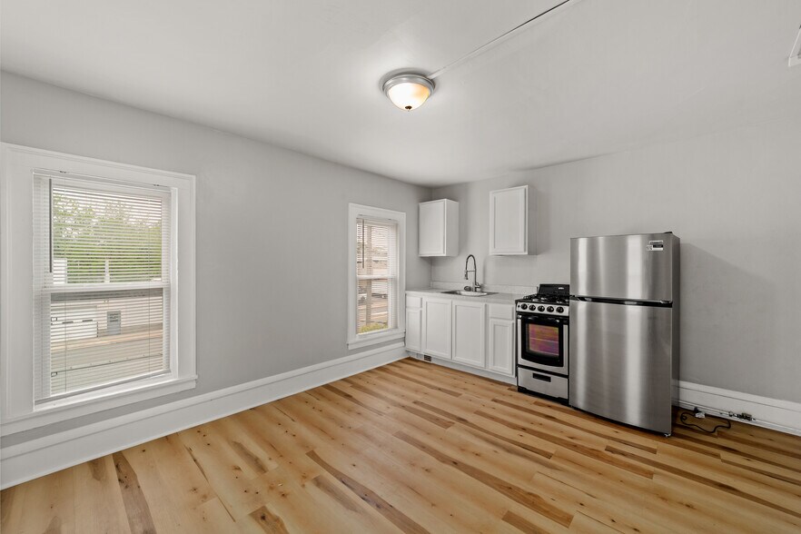 More Photos Of 579 Broadway Ave, Bedford Apartments For Sale