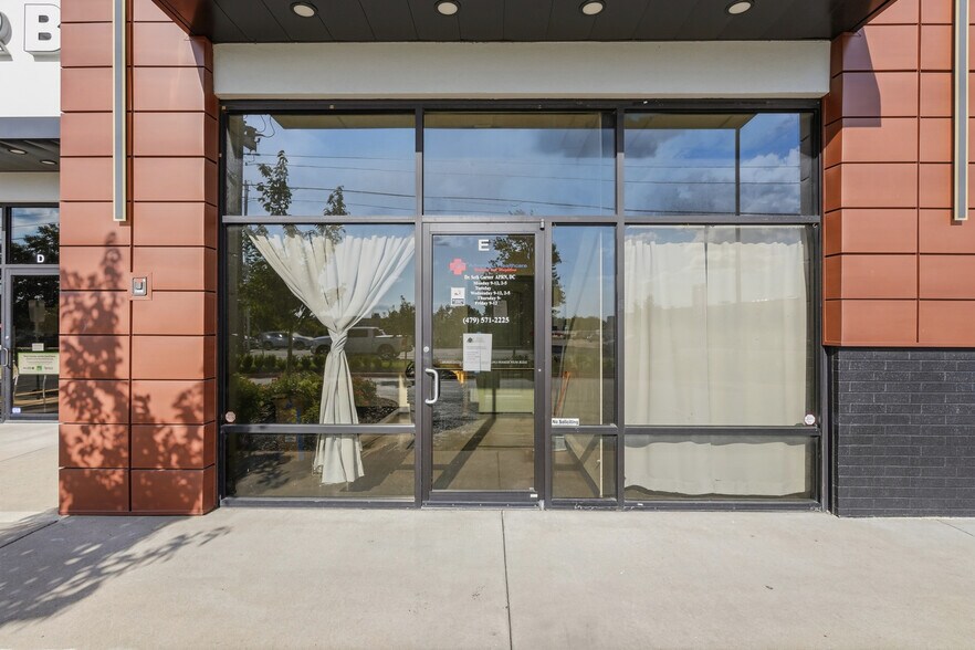 More Photos Of 2111 S Old Missouri Rd, Springdale Unknown For Lease