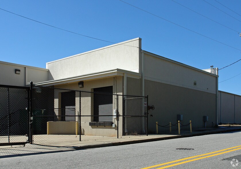 More Photos Of 2825 Reynolda Rd, Winston-Salem Health Club For Sale