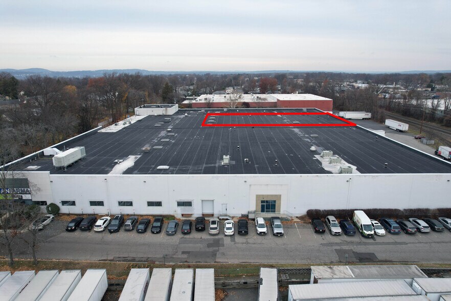 More Photos Of 17-09 Zink Pl, Fair Lawn Manufacturing For Lease