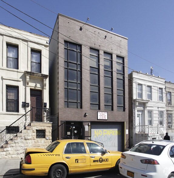 More Photos Of 30-07 39th Ave, Long Island City Office For Lease