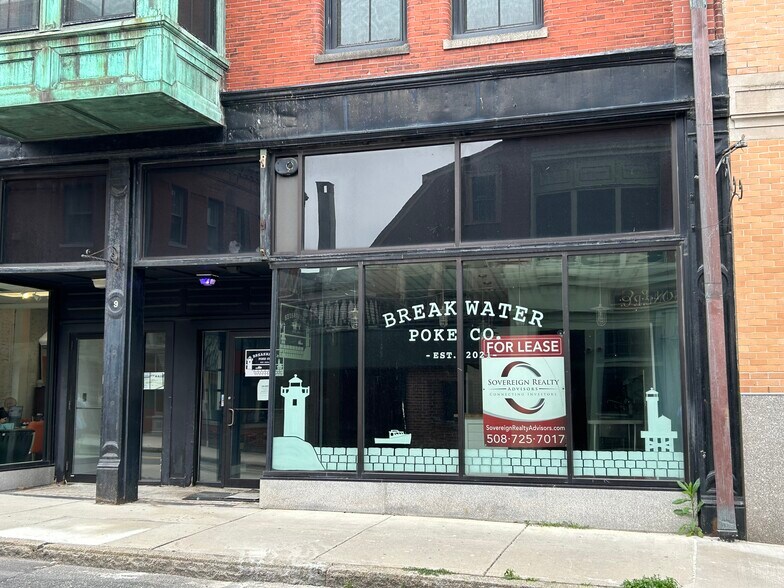 More Photos Of 11-13 Pleasant St, Gloucester Office For Lease